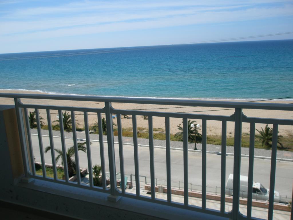 Whitesands Beach Resort Паралия-Враху Номер фото